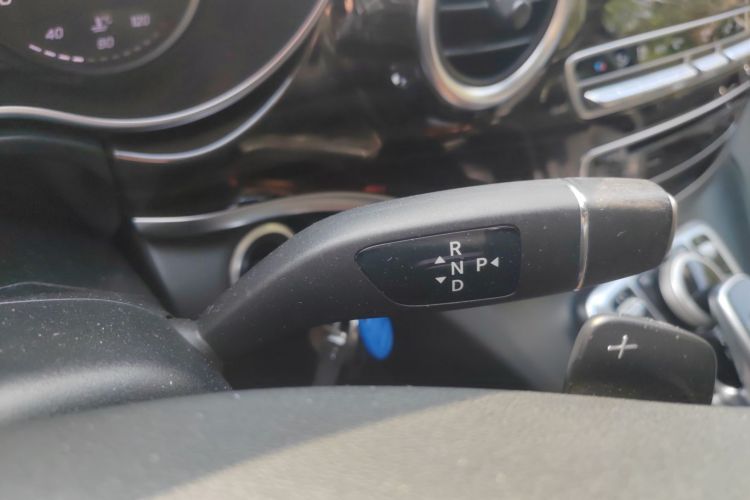 奔驰V级 2017款 V 260 领航版中控内饰18