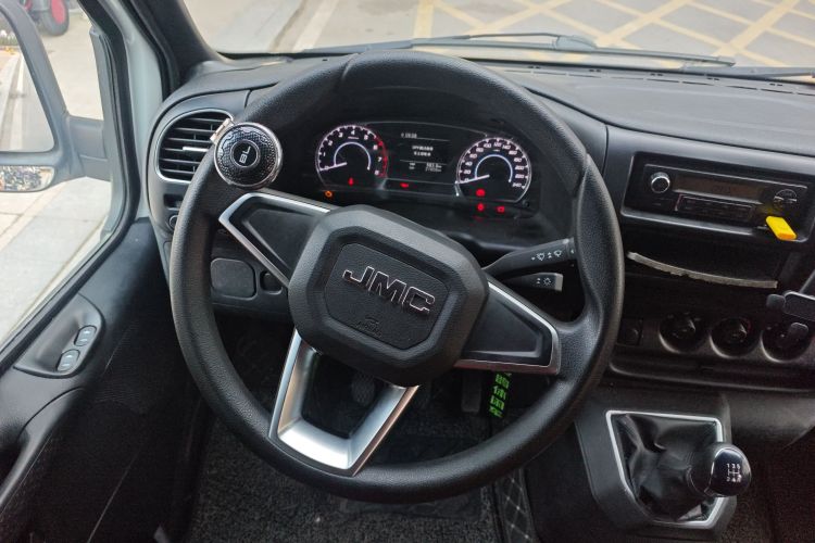 江铃 特顺 2021款 2.8T空间王普通款短轴中高顶6座柴油国VI JX493中控内饰13