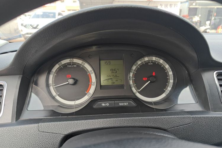 斯柯达 昕锐 2018款 1.4L 手动标准版中控内饰14