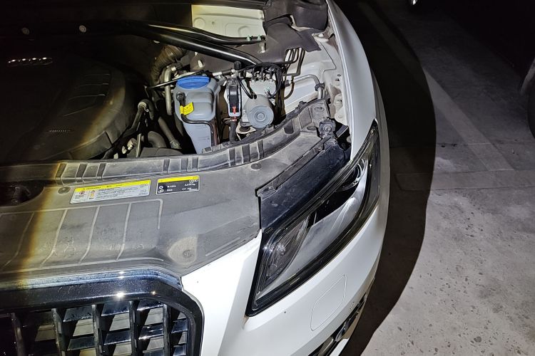 奥迪Q5 2015款 40 TFSI 技术型局部细节9007