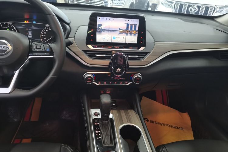 日产 天籁 2021款 2.0L XL Upper AD1 智行领航版中控内饰16