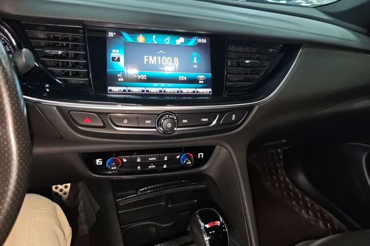 别克 君威 2019款 GS 28T 精英型 国VI中控内饰16