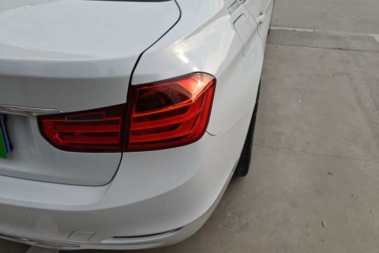 宝马3系 2015款 320Li 超悦版时尚型车身外观9