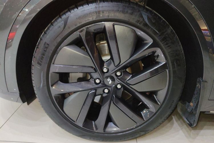 理想汽车 理想L8 2023款 Max车身外观6007