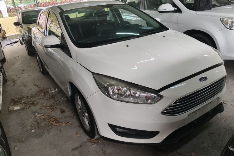 福特 福克斯 2015款 三厢 1.6L 手动舒适型车身外观3