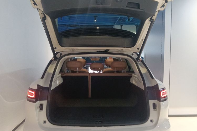 零跑汽车 零跑C11 2026款 增程 300激光雷达智尊版机舱底盘23