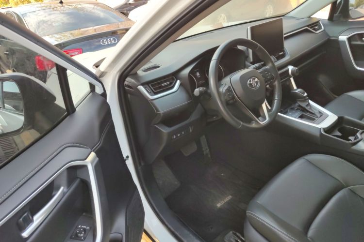 丰田 威兰达 2022款 2.0L CVT两驱豪华PLUS版中控内饰7003