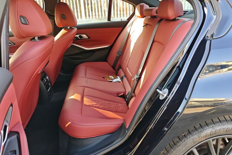 宝马3系 2024款 325i M运动曜夜套装中控内饰21