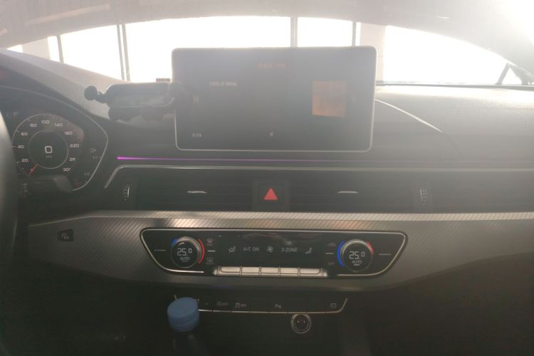 奥迪A4L 2018款 30周年年型 40 TFSI 时尚型局部细节16