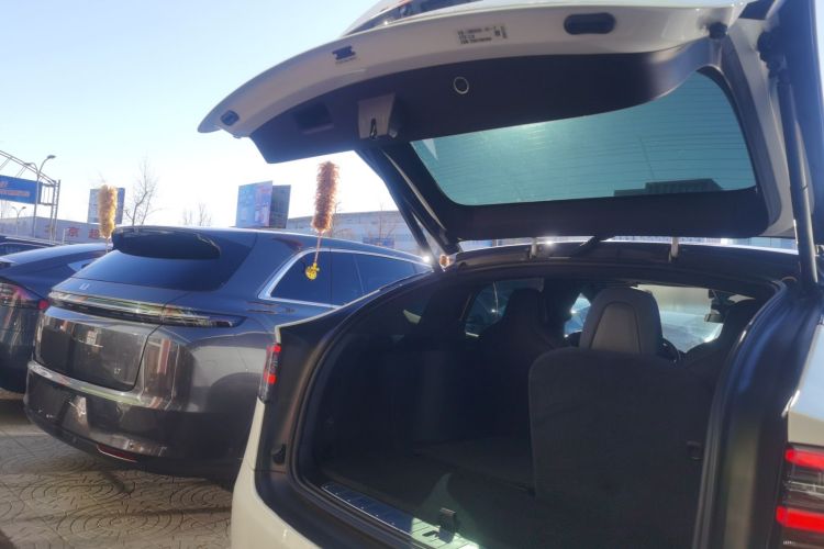 特斯拉 Model X 2019款 Performance 高性能版机舱底盘23