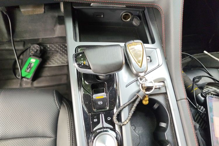 长安CS75 PLUS 2022款 1.5T 自动尊贵型中控内饰18