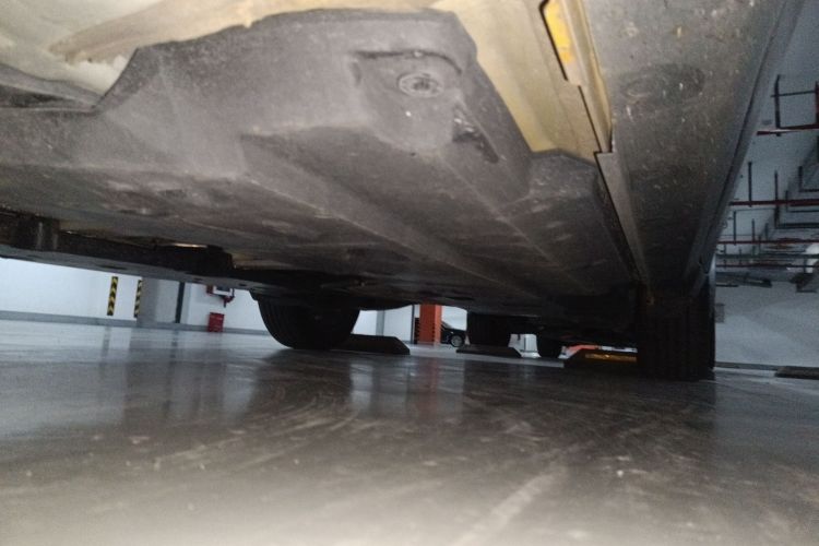 丰田C-HR 2021款 2.0L 豪华版局部细节9004