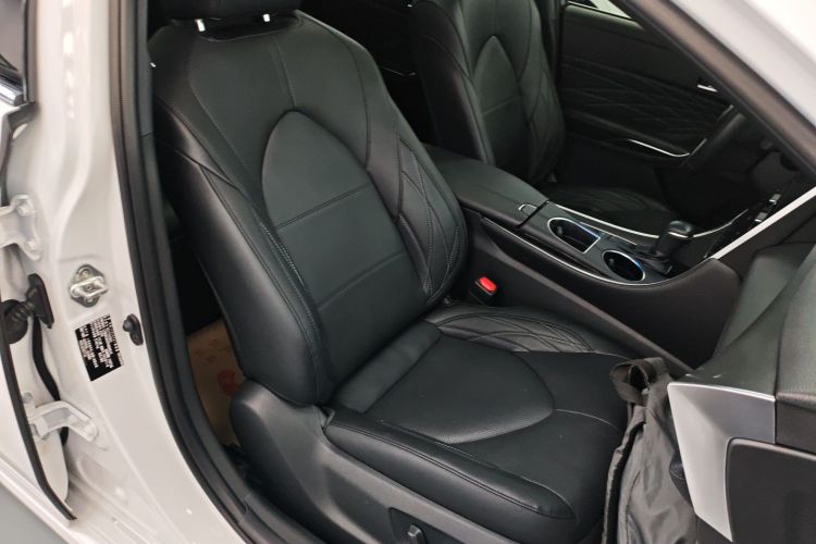 丰田 亚洲龙 2023款 双擎 2.5L XLE尊贵版局部细节41