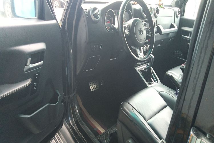 北京BJ40 2016款 40L 2.3T 自动两驱尊贵版中控内饰7003