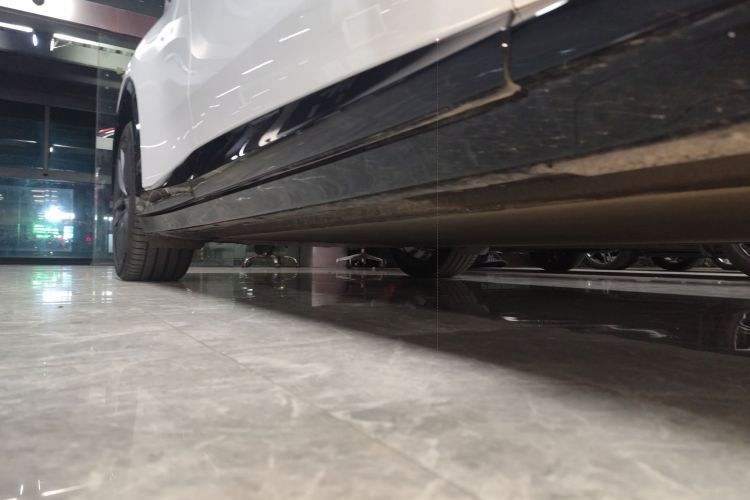 小米汽车 小米YU7 2025款 超长续航高性能四驱Max版局部细节9001