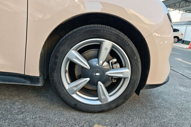 欧拉好猫 2022款 莫兰迪版 400km标准续航 尊贵型 磷酸铁锂车身外观10