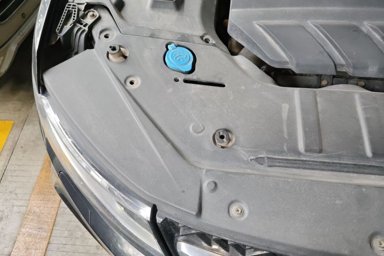 众泰T600 2018款 运动版 1.5T 自动豪华型机舱底盘25