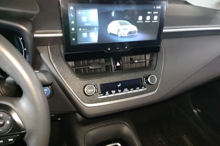 丰田 卡罗拉 2023款 1.8L 智能电混双擎 先锋版中控内饰16