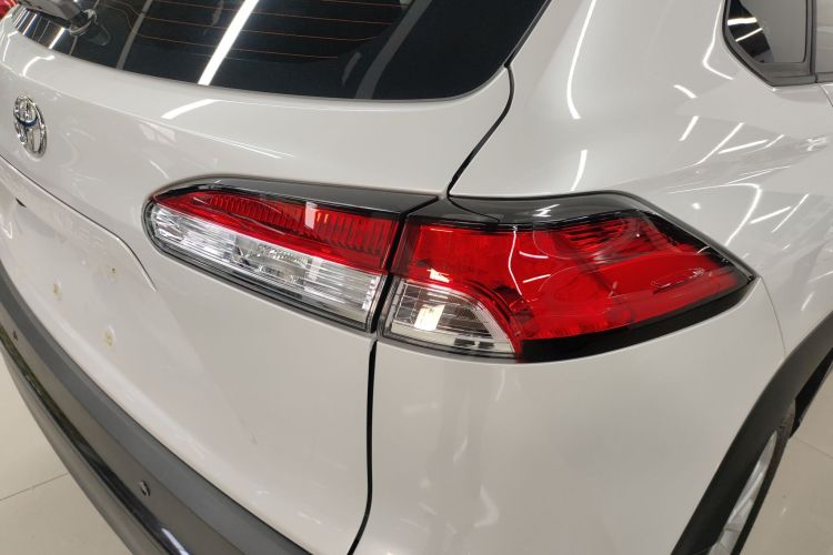 丰田 锋兰达 2024款 2.0L CVT领先版车身外观6006