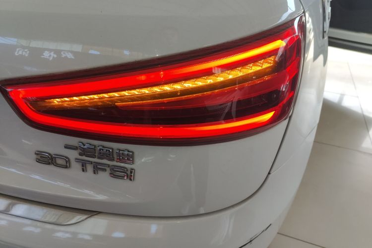 奥迪Q3 2015款 30 TFSI 舒适型车身外观9