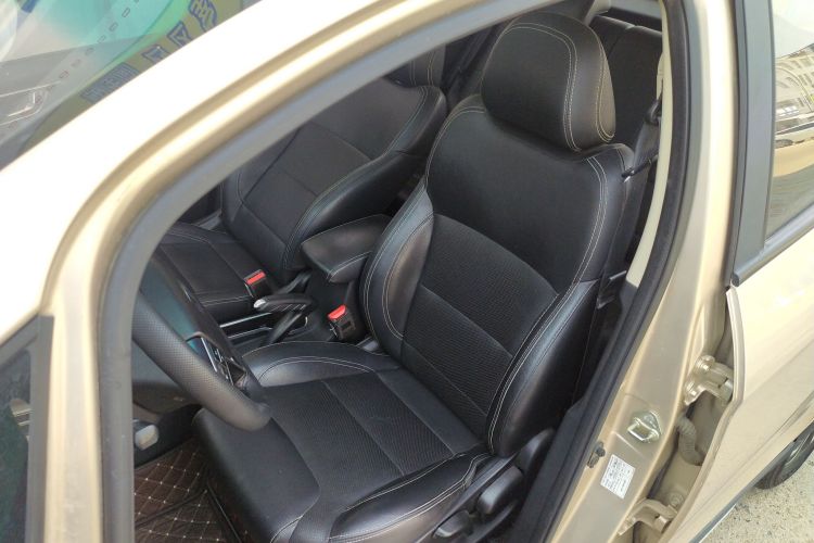 吉利汽车 远景X3 2017款 1.5L 自动尊贵型中控内饰19