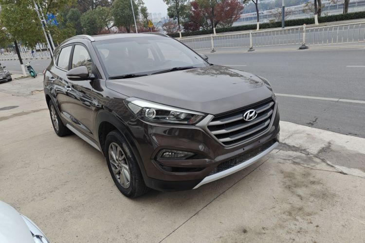 现代 途胜 2015款 1.6T 双离合两驱智能型车身外观3