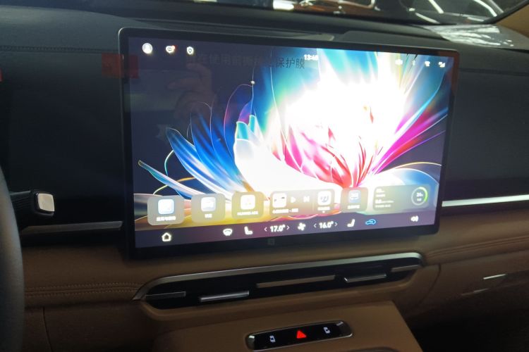 岚图汽车 岚图梦想家 2025款 PHEV 四驱卓越乾崑版局部细节16