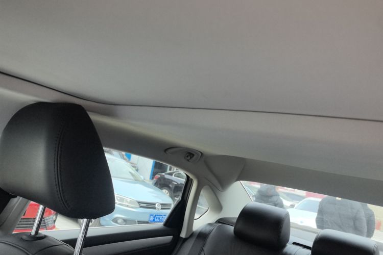 大众 帕萨特 2014款 1.8TSI DSG尊荣版中控内饰22