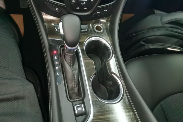 别克 昂科威 2018款 20T 两驱领先型局部细节18