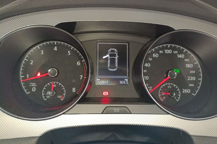 大众 高尔夫·嘉旅 2016款 230TSI 自动进取型中控内饰14