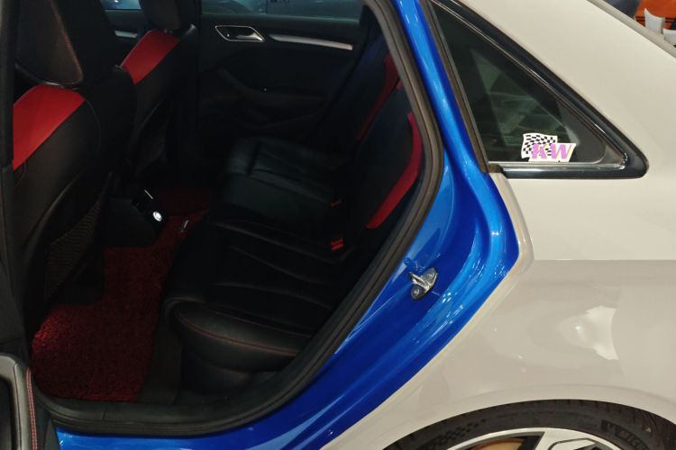 奥迪S3 2019款 S3 2.0T Limousine中控内饰7004