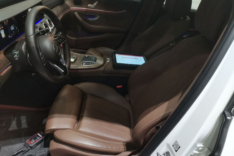 奔驰E级 2023款 E 260 L局部细节19