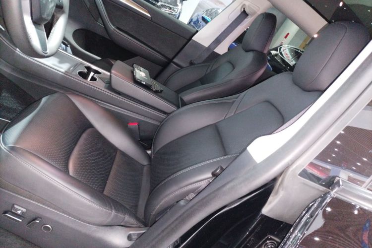 特斯拉 Model Y 2022款 改款 长续航全轮驱动版局部细节19