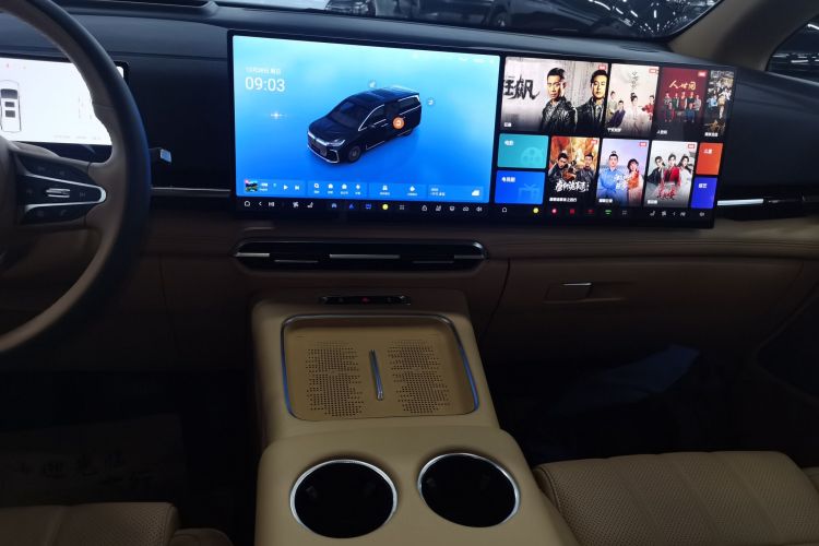 岚图汽车 岚图梦想家 2025款 PHEV 四驱尊贵鲲鹏版中控内饰16