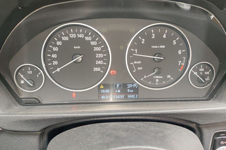 宝马3系 2013款 320Li 时尚型中控内饰14