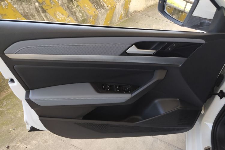 大众 朗逸 2023款 300TSI DSG满逸版中控内饰7007