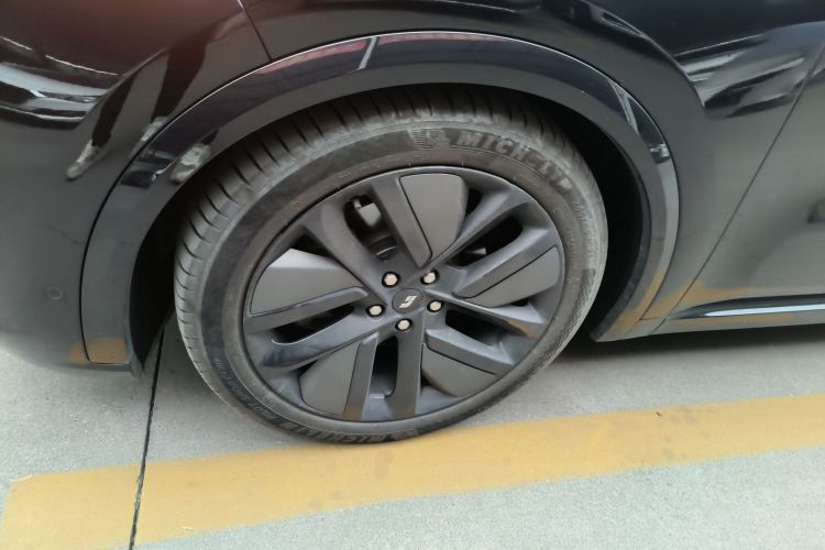 理想汽车 理想L8 2024款 Ultra车身外观6003