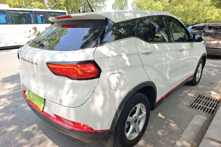 东风风光 风光500 2022款 1.5L CVT悦享型车身外观7