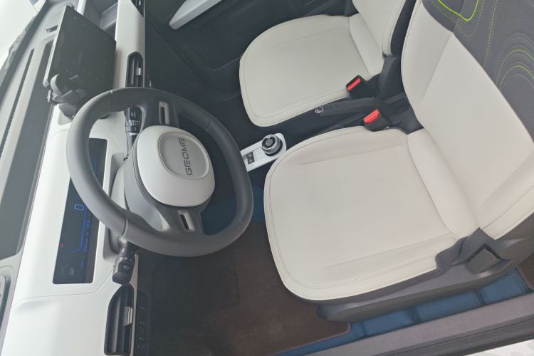 吉利银河 2024款 200km 熊猫骑士中控内饰19