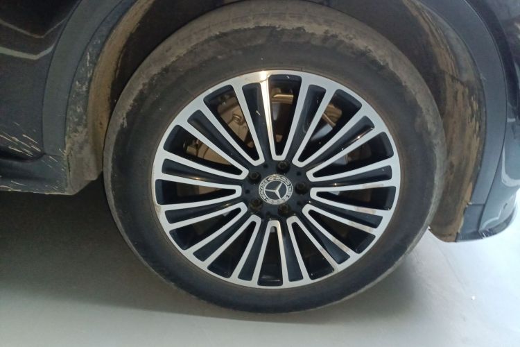 奔驰GLC 2019款 GLC 260 L 4MATIC 动感型车身外观10