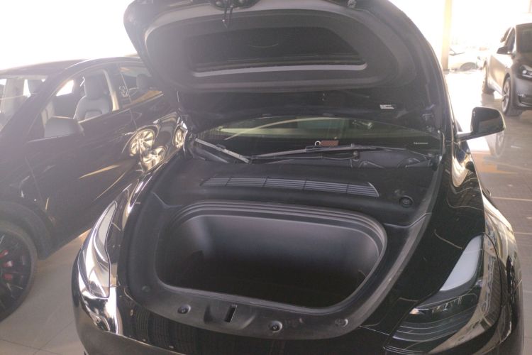 特斯拉 Model Y 2022款 长续航全轮驱动版机舱底盘24