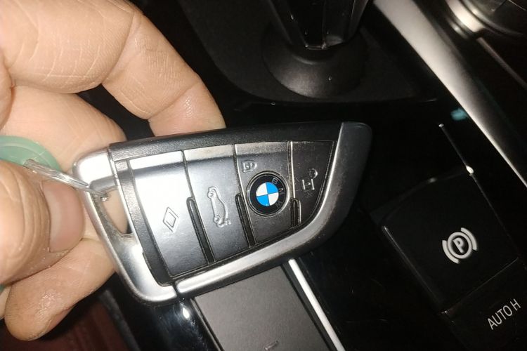 宝马5系 2019款 530Li xDrive M运动套装中控内饰7001