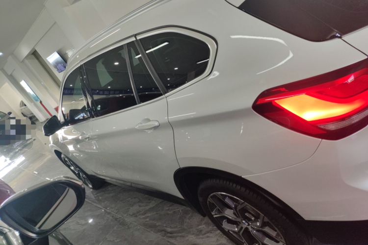 宝马X1 2022款 sDrive25Li 领先型车身外观4