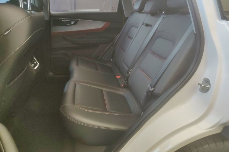 奇瑞 瑞虎7 2023款 超能版 1.5T CVT超能勇士中控内饰7004