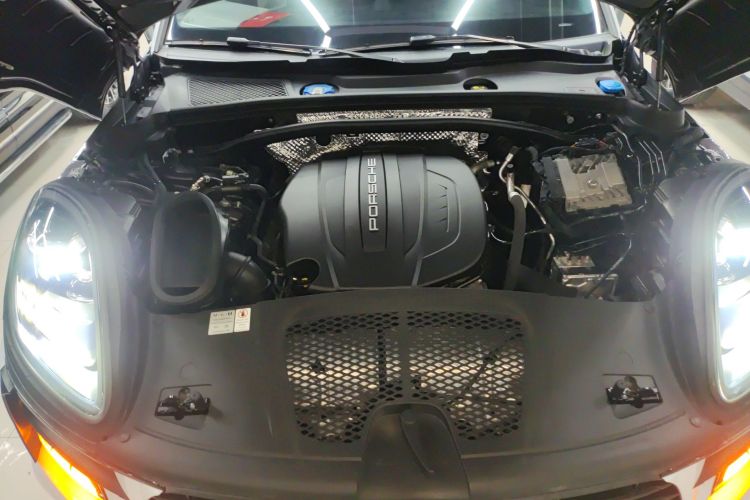 保时捷 2018款 Macan 2.0T机舱底盘24