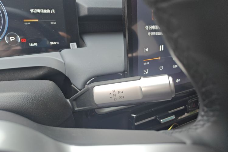 埃安 AION Y 2023款 Plus 610 乐享版 三元锂中控内饰7001