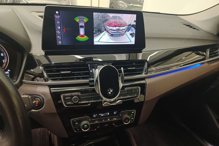 宝马X1 2021款 sDrive20Li 尊享型中控内饰16