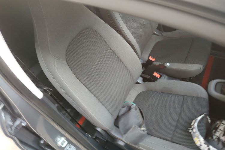 零跑汽车 零跑T03 2021款 400轻享版 三元锂局部细节41