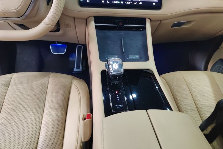 鸿蒙智行 问界M7 2024款 1.5T 后驱Plus版 5座中控内饰18