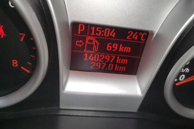 福特 福克斯 2013款 两厢经典 1.8L 自动基本型中控内饰15